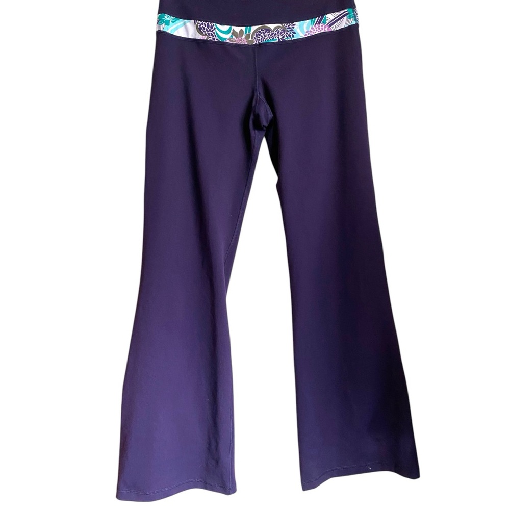 Zella Purple Flare Yoga Low Rise Pants Floral Waistband Eggplant Stretch Workout
